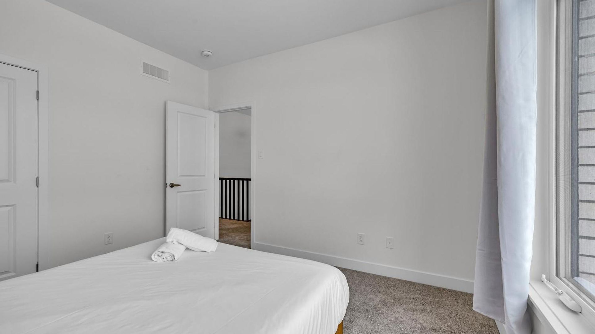 Modern 4br Executive Near Airport And Downtown Holiday home