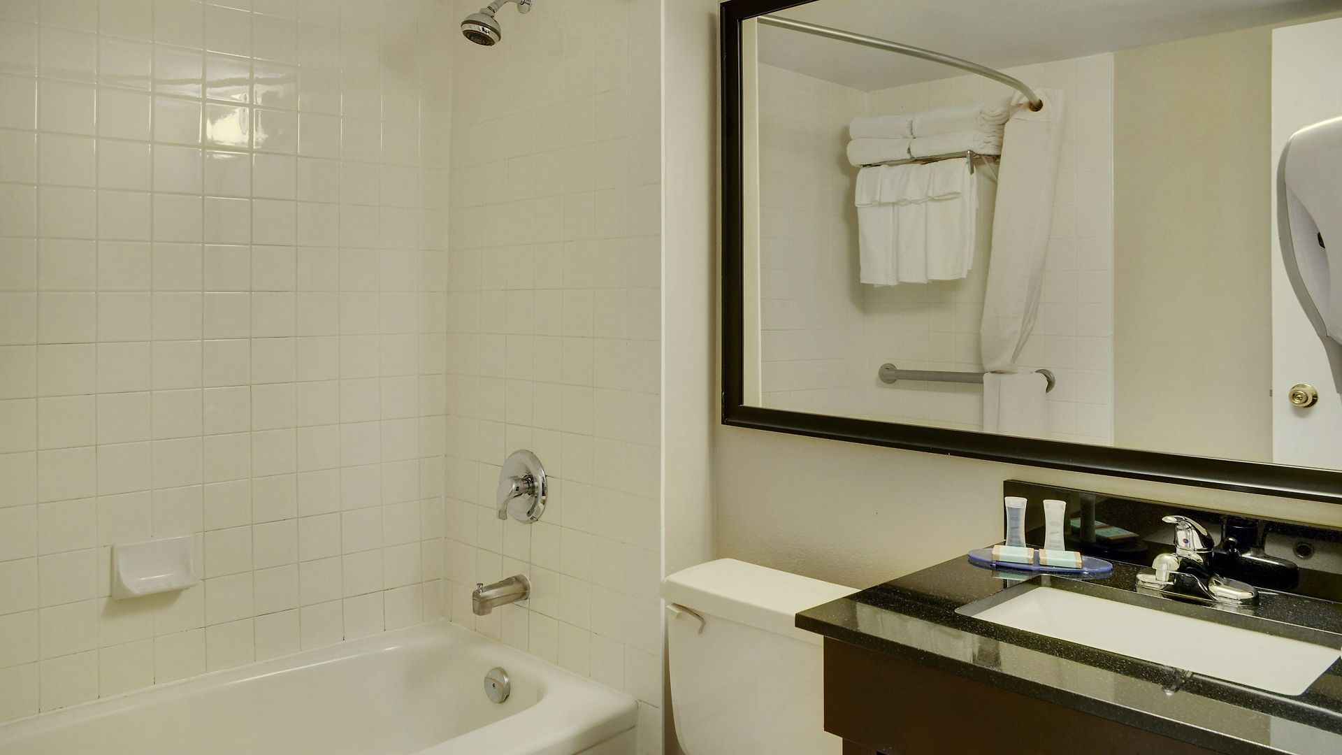 Hotel Travelodge By Wyndham East 3*