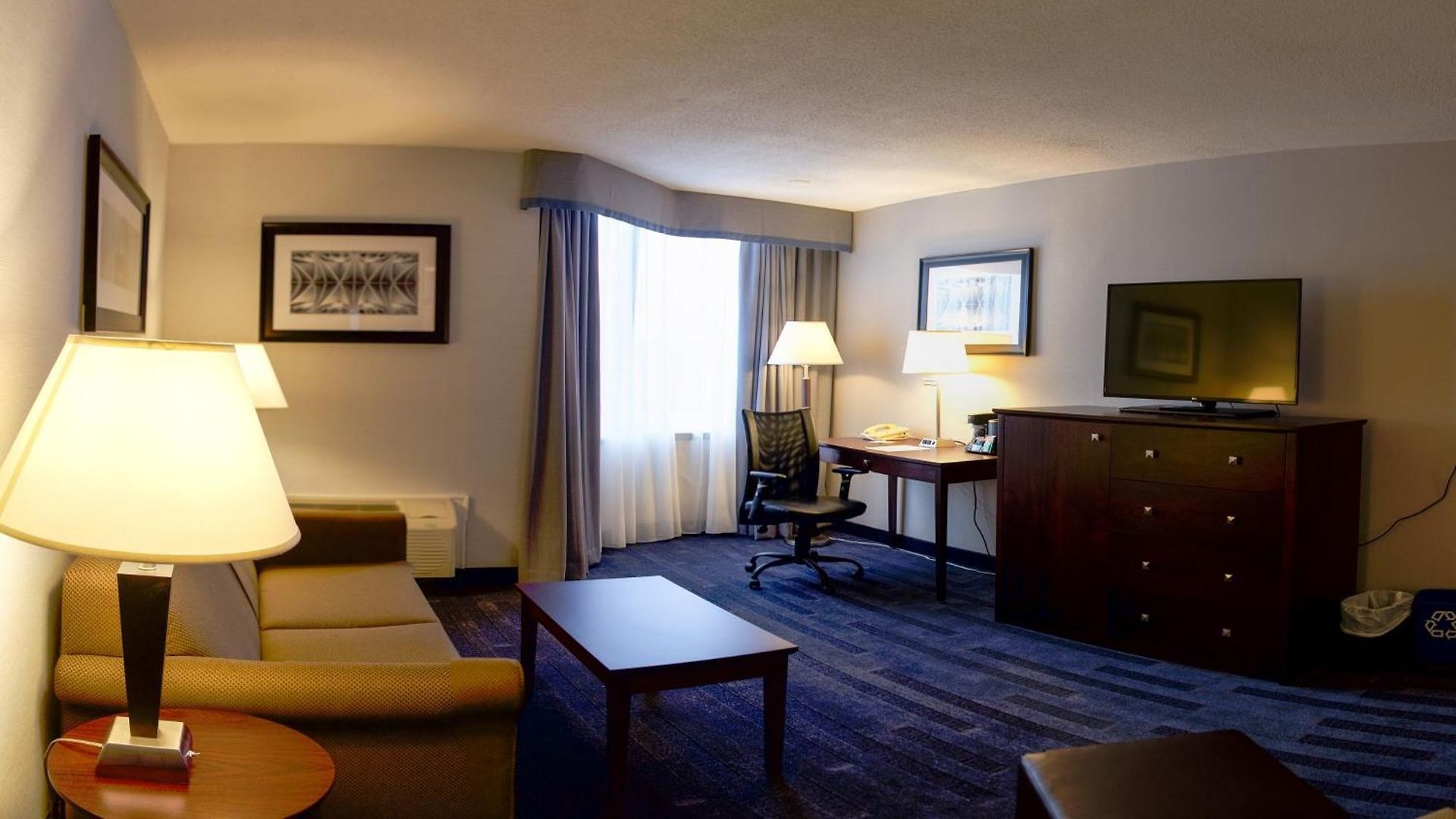 Hotel East By Ihg 4*