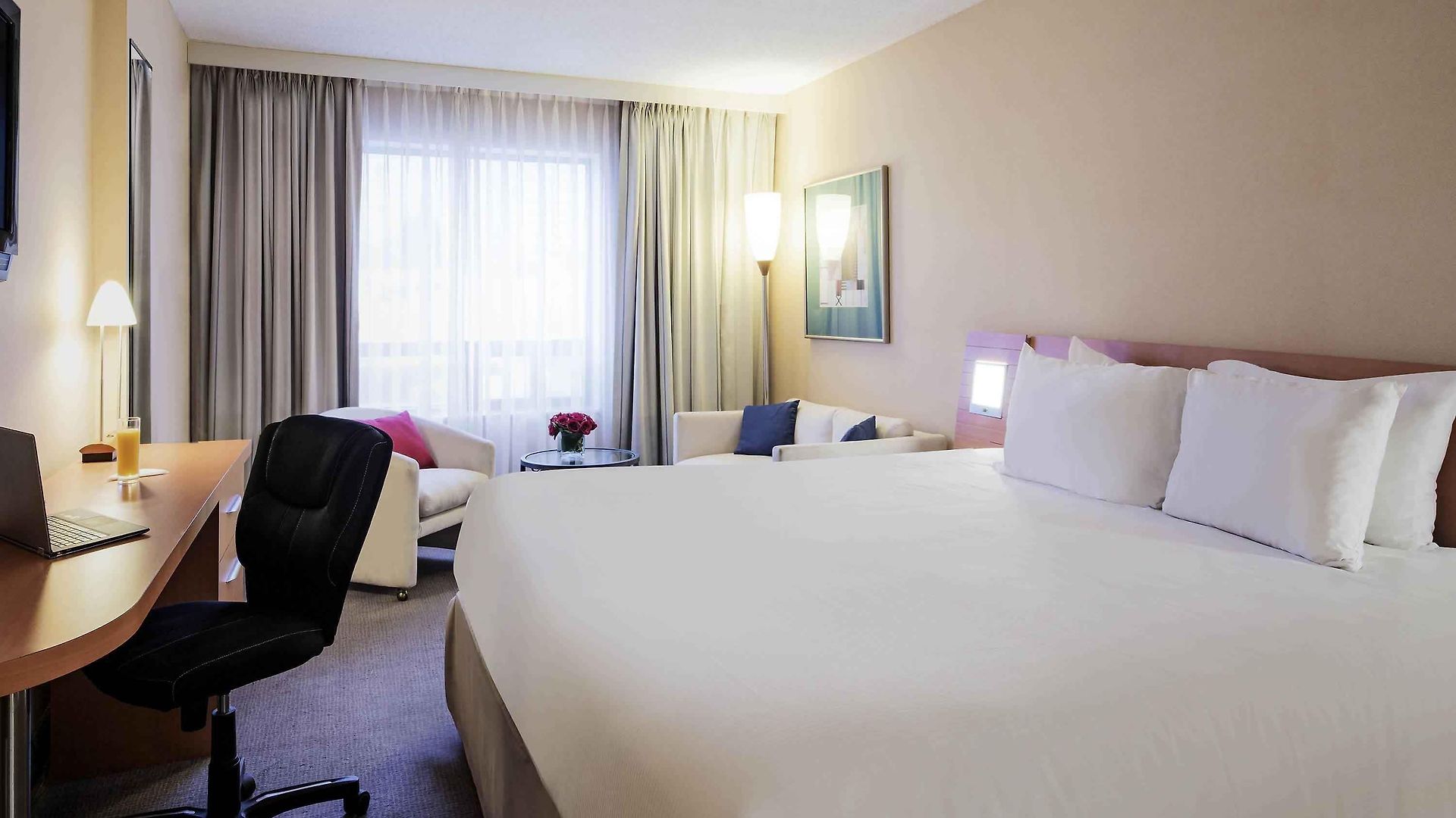 Doubletree By Hilton Downtown Hotel Ottawa