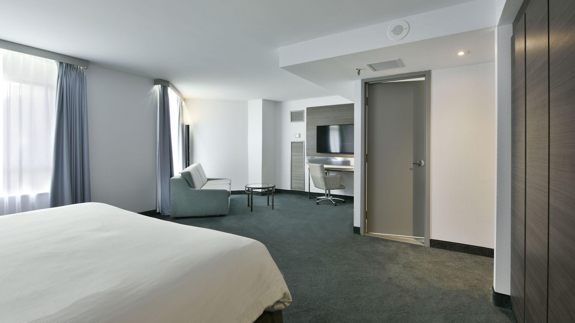 Hotel Doubletree By Hilton Downtown 4*