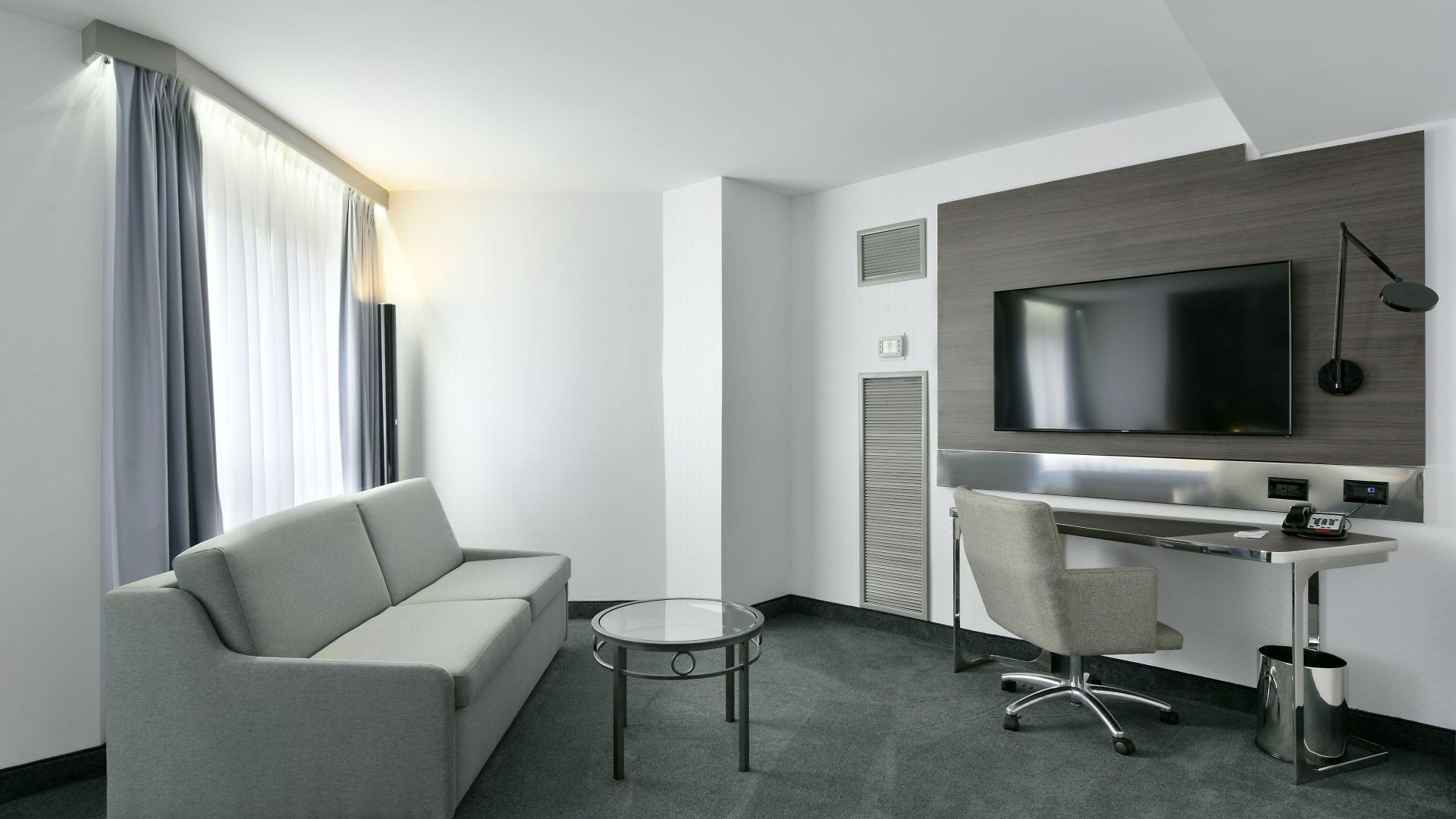 Doubletree By Hilton Downtown 4*