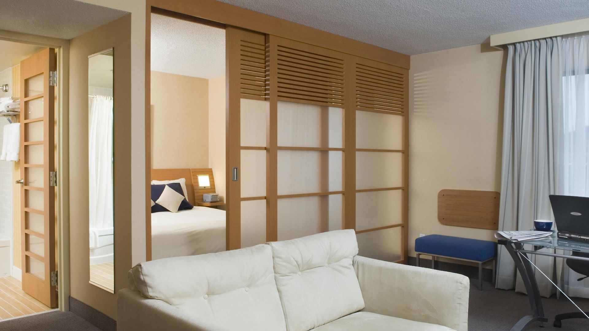 Doubletree By Hilton Downtown Hotel Ottawa