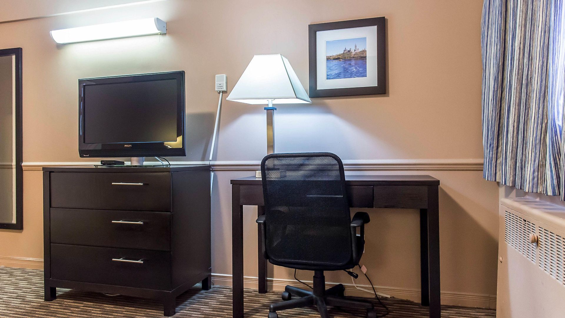 Econo Downtown Lodge