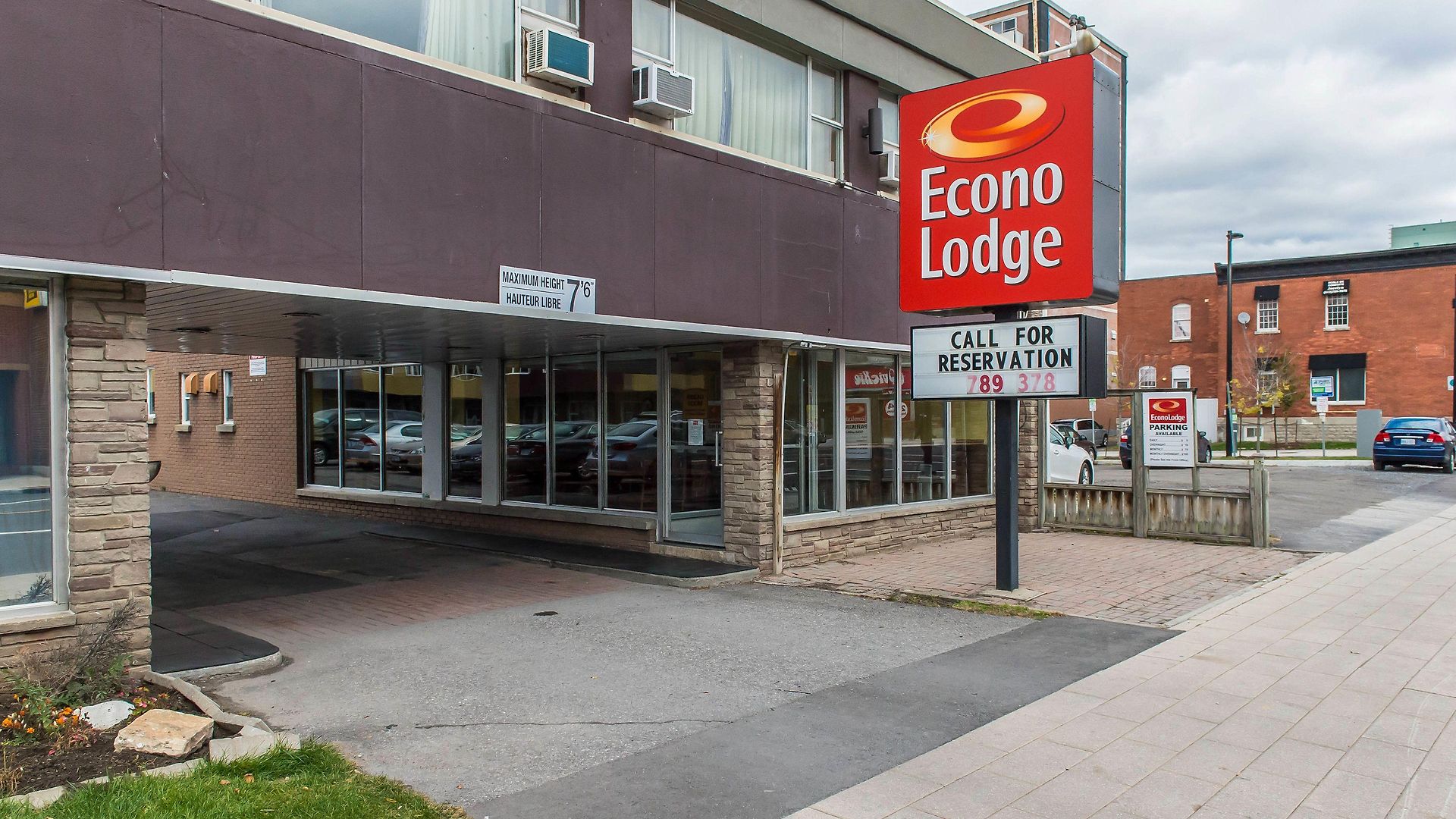 Econo Downtown Lodge