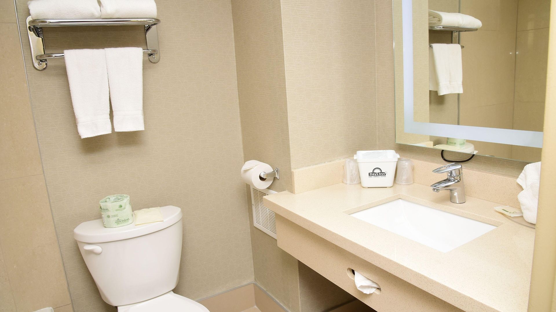 Days By Wyndham Hotel Ottawa