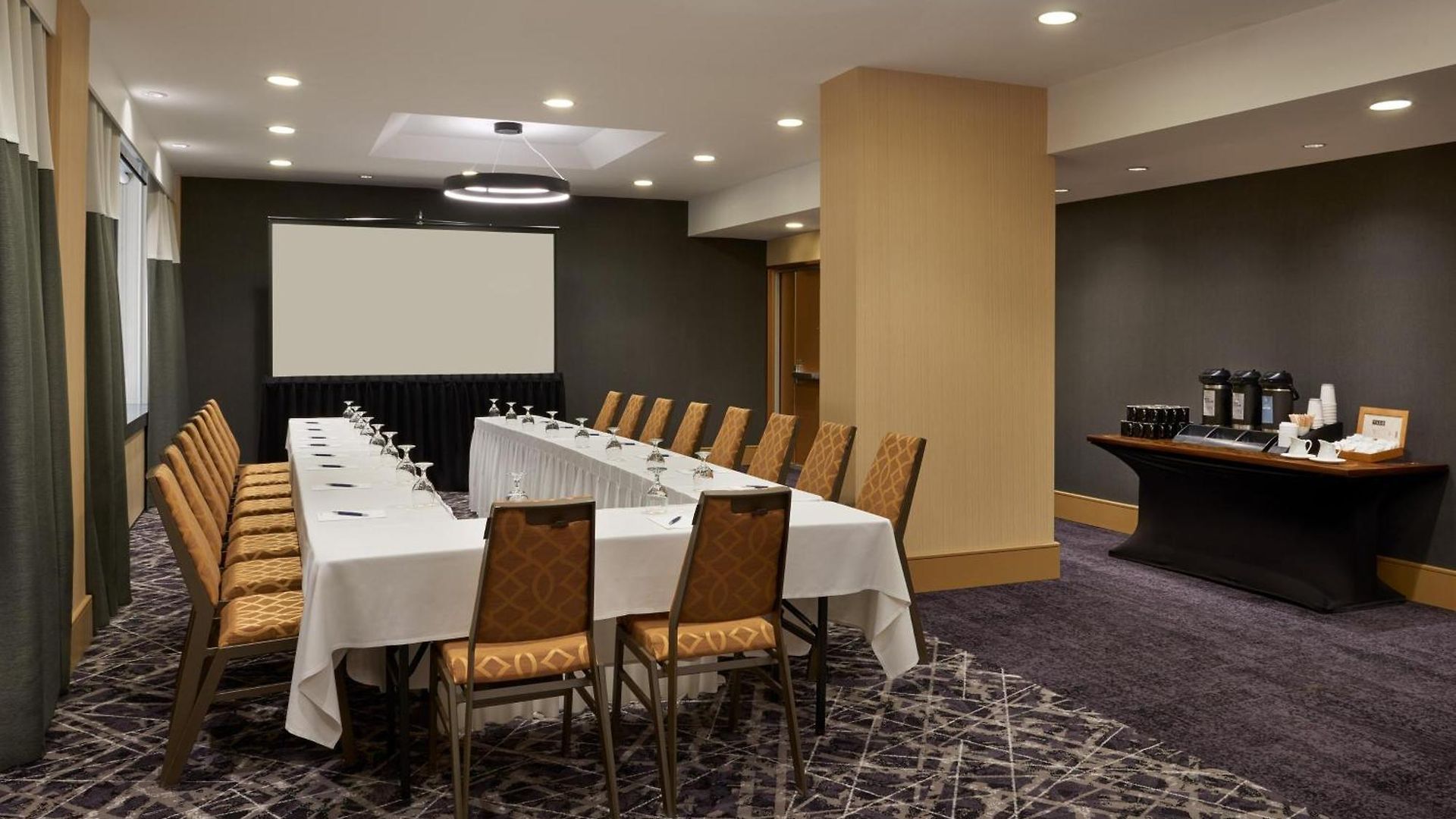 Sheraton Hotel 4*
