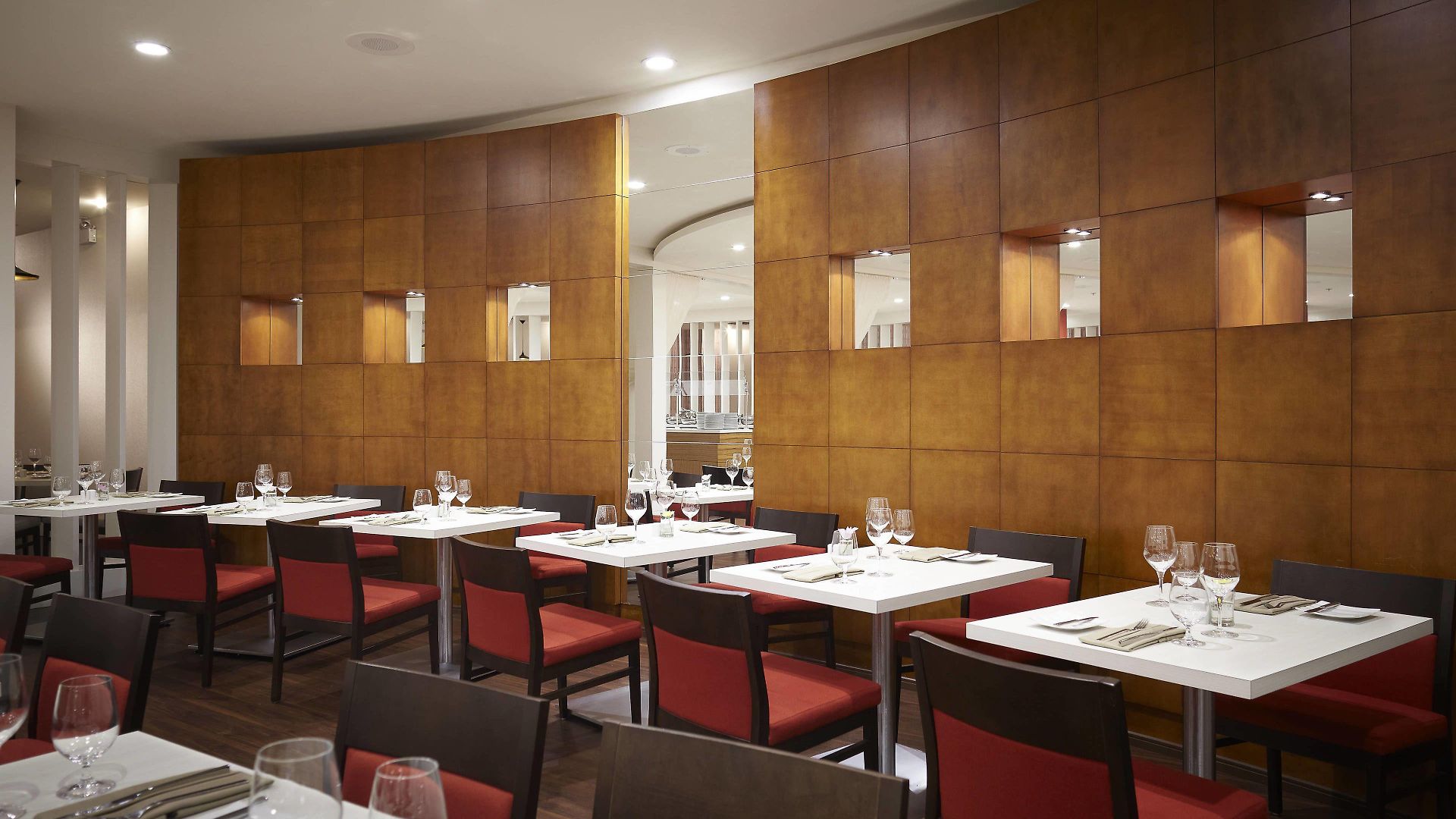 Delta By Marriott Centre Hotel 4*
