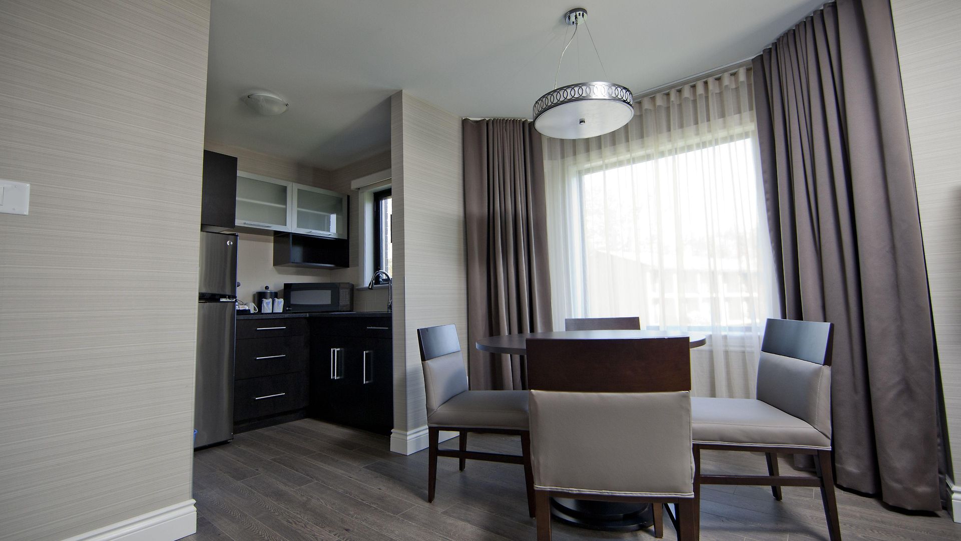 Hotel Ramada By Wyndham On The Rideau 3*