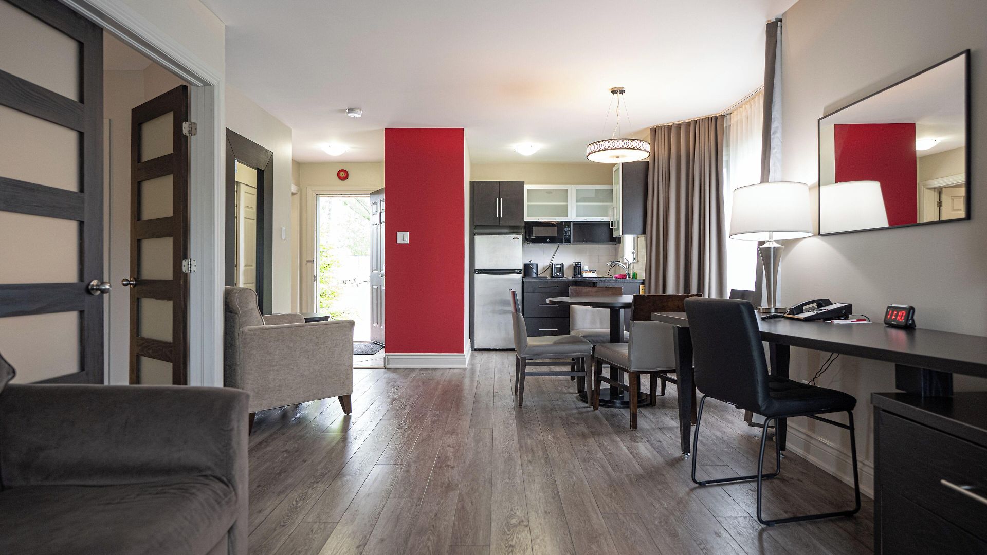 Ramada By Wyndham On The Rideau Hotel