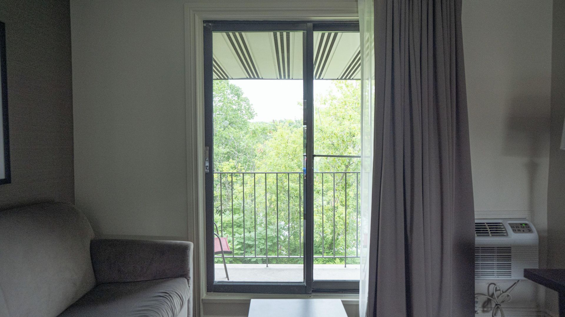 Ramada By Wyndham On The Rideau Hotel 3*