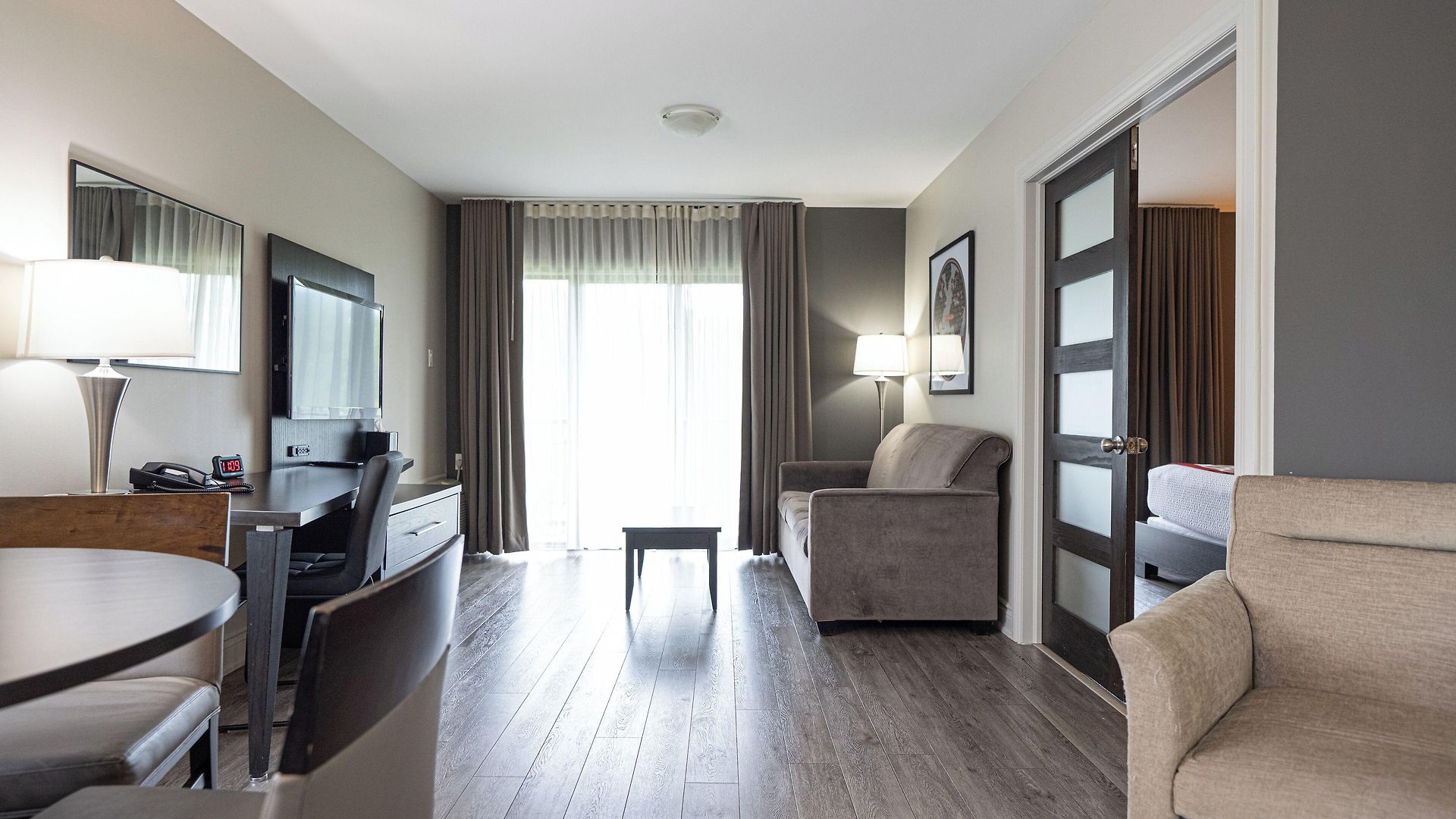 Ramada By Wyndham On The Rideau Hotel