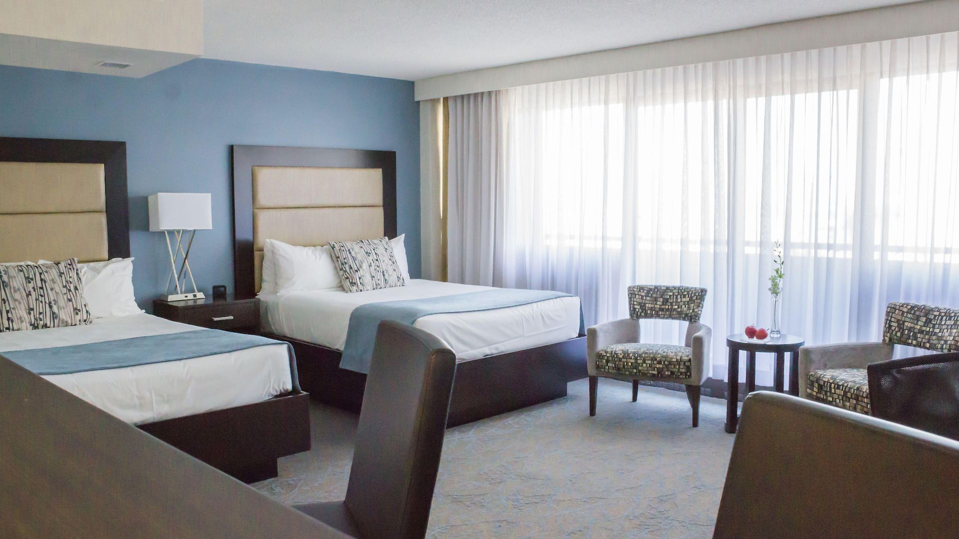 Hotel Embassy &