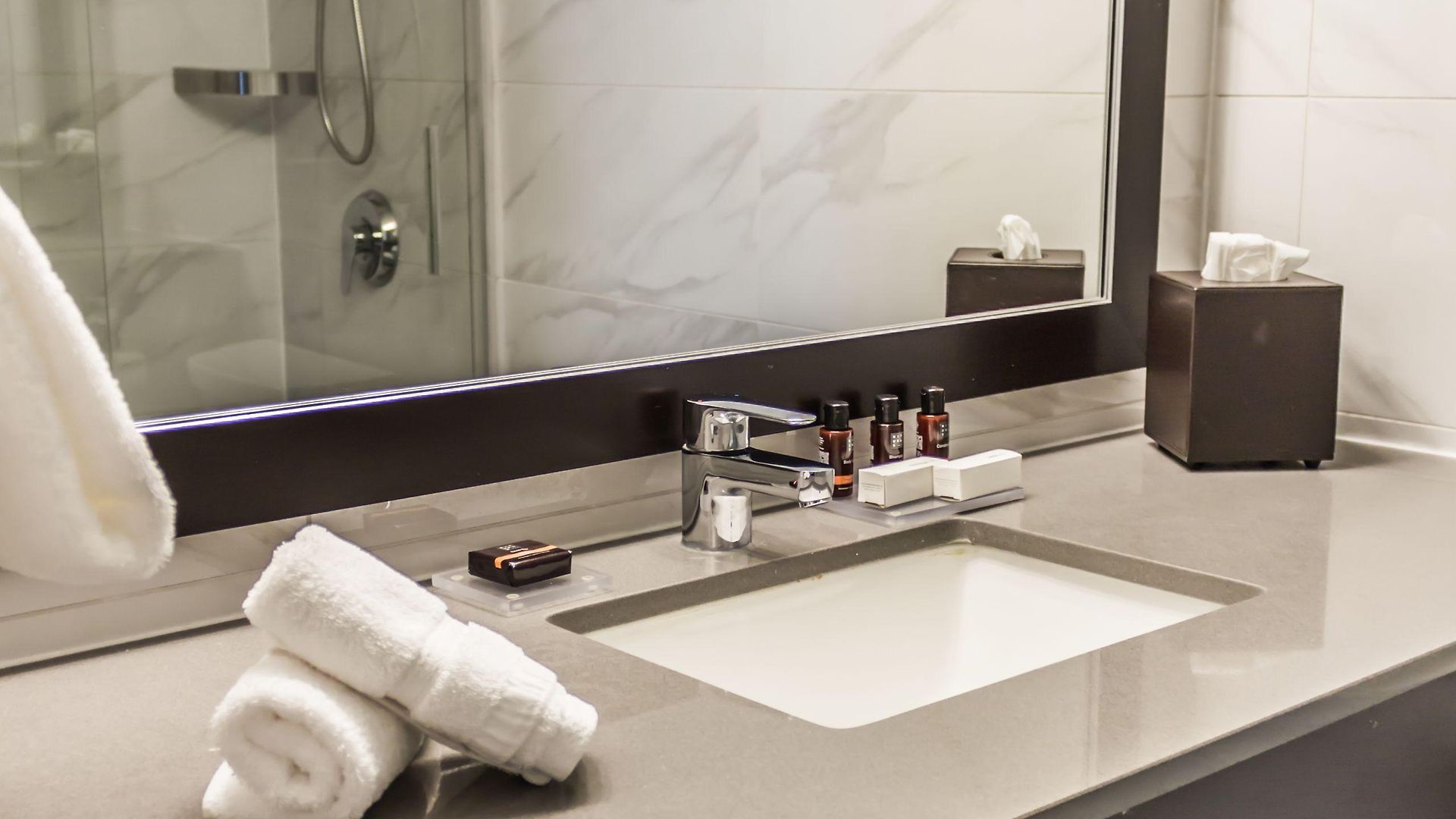 Embassy & 3*