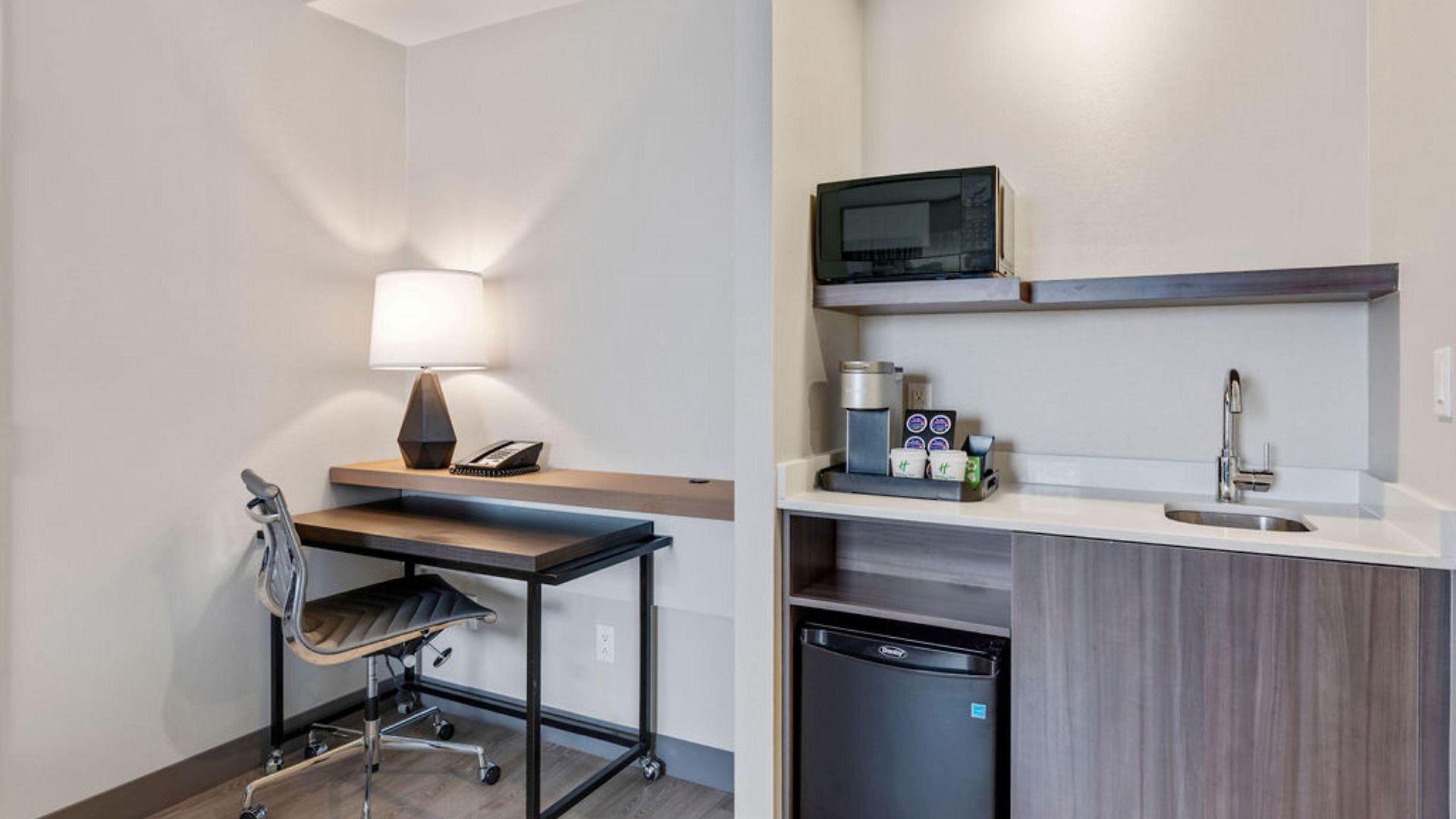 & Kanata By Ihg Hotel