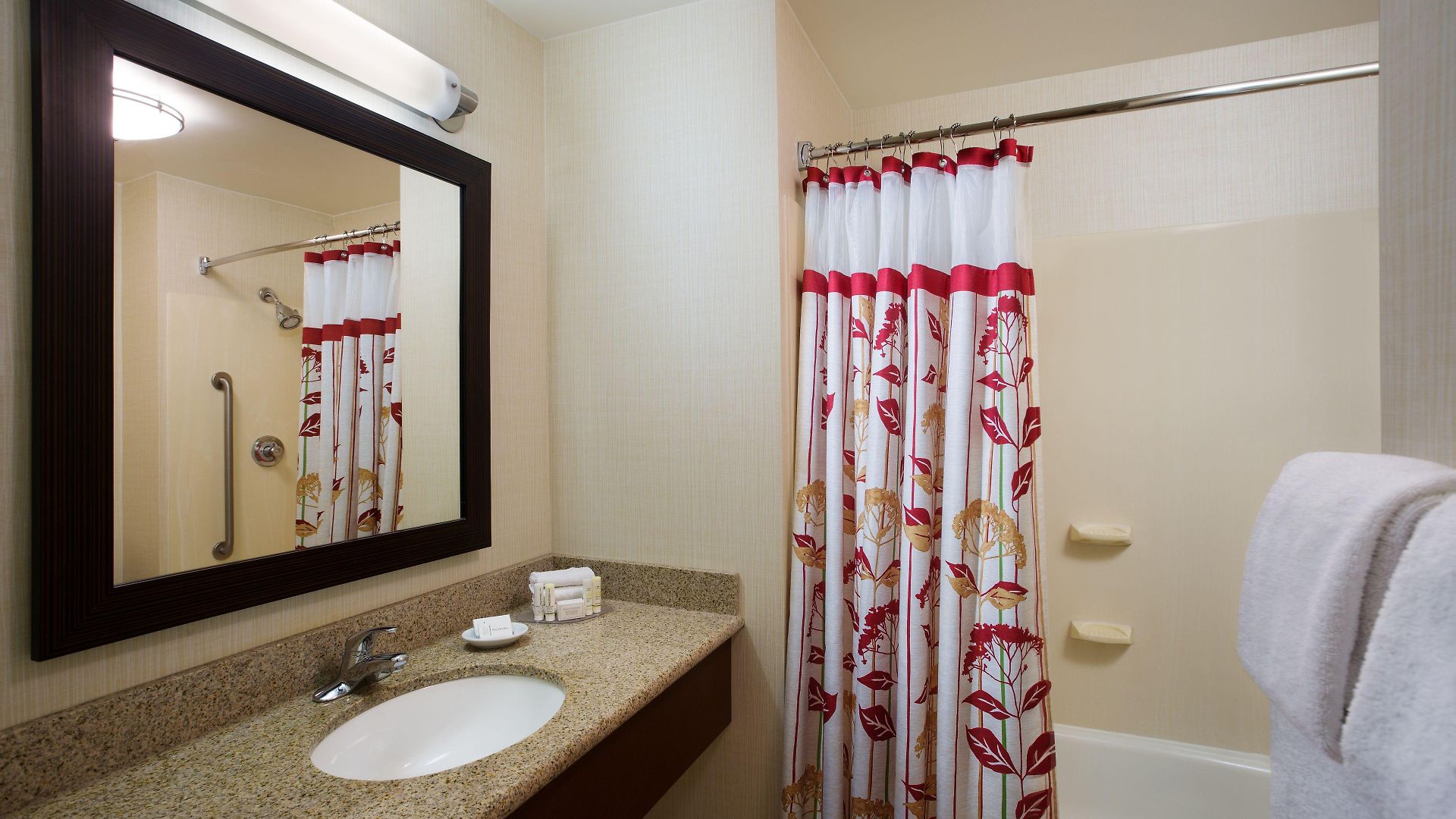 Courtyard By Marriott Downtown 3*