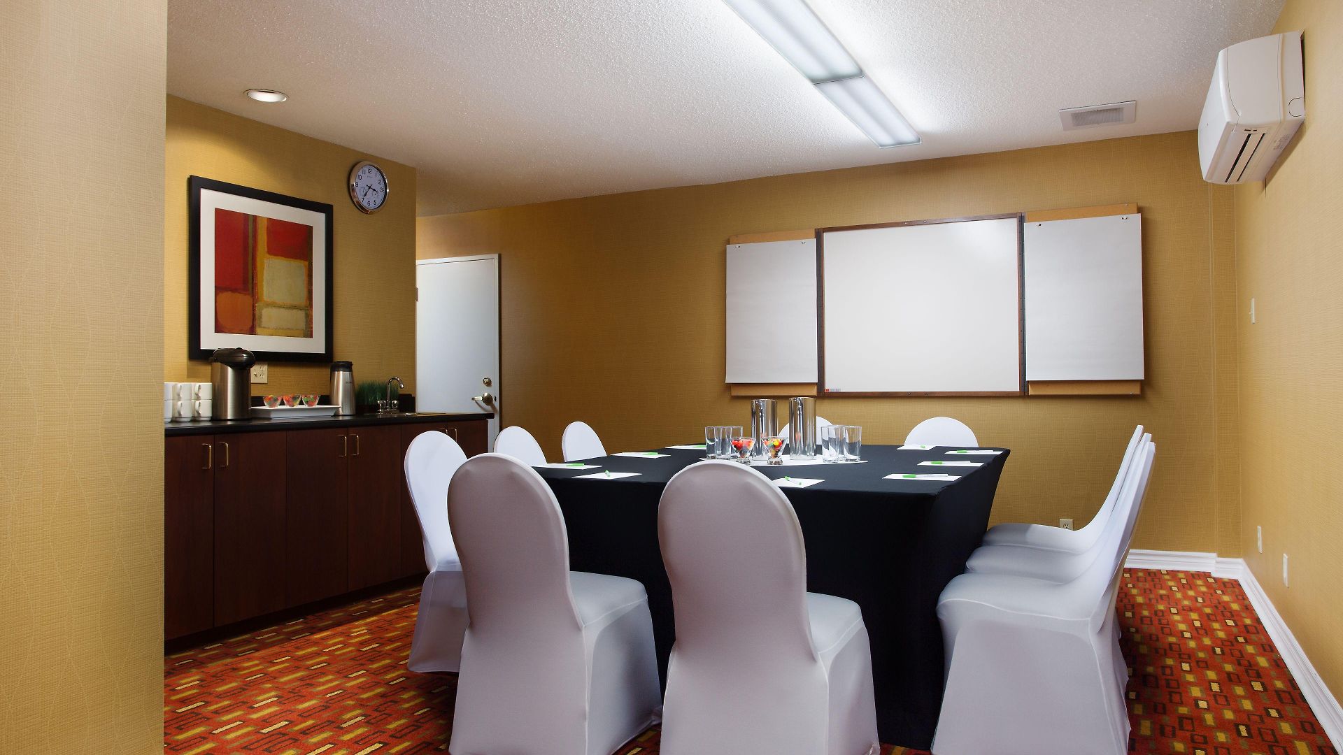 Courtyard By Marriott Downtown Ottawa