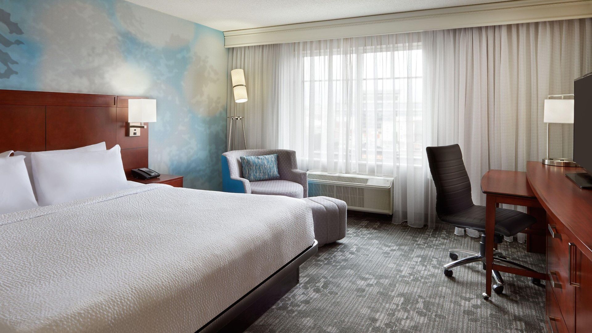 Courtyard By Marriott Downtown Hotel 3*