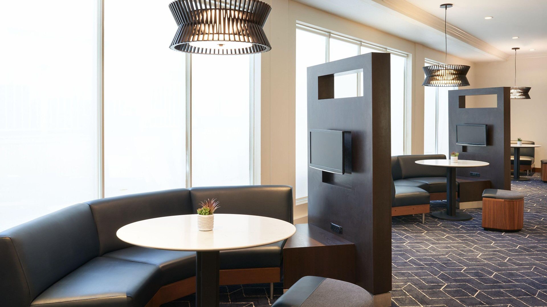 Courtyard By Marriott Downtown 3*