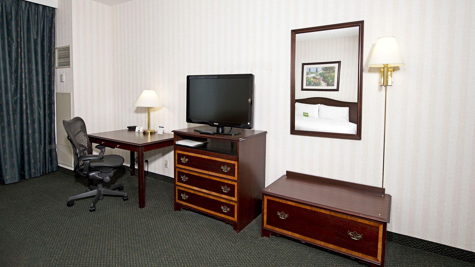 Hotel Hampton By Hilton 3*