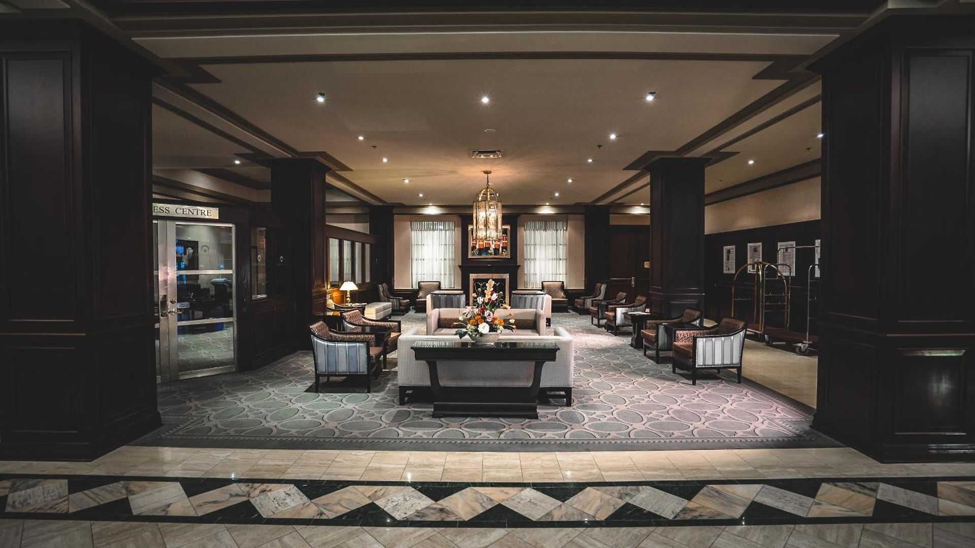 Lord Elgin Hotel 4*