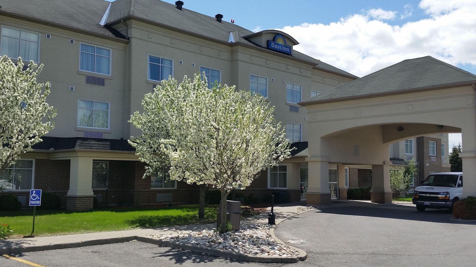 Hotel Days By Wyndham Airport 3*