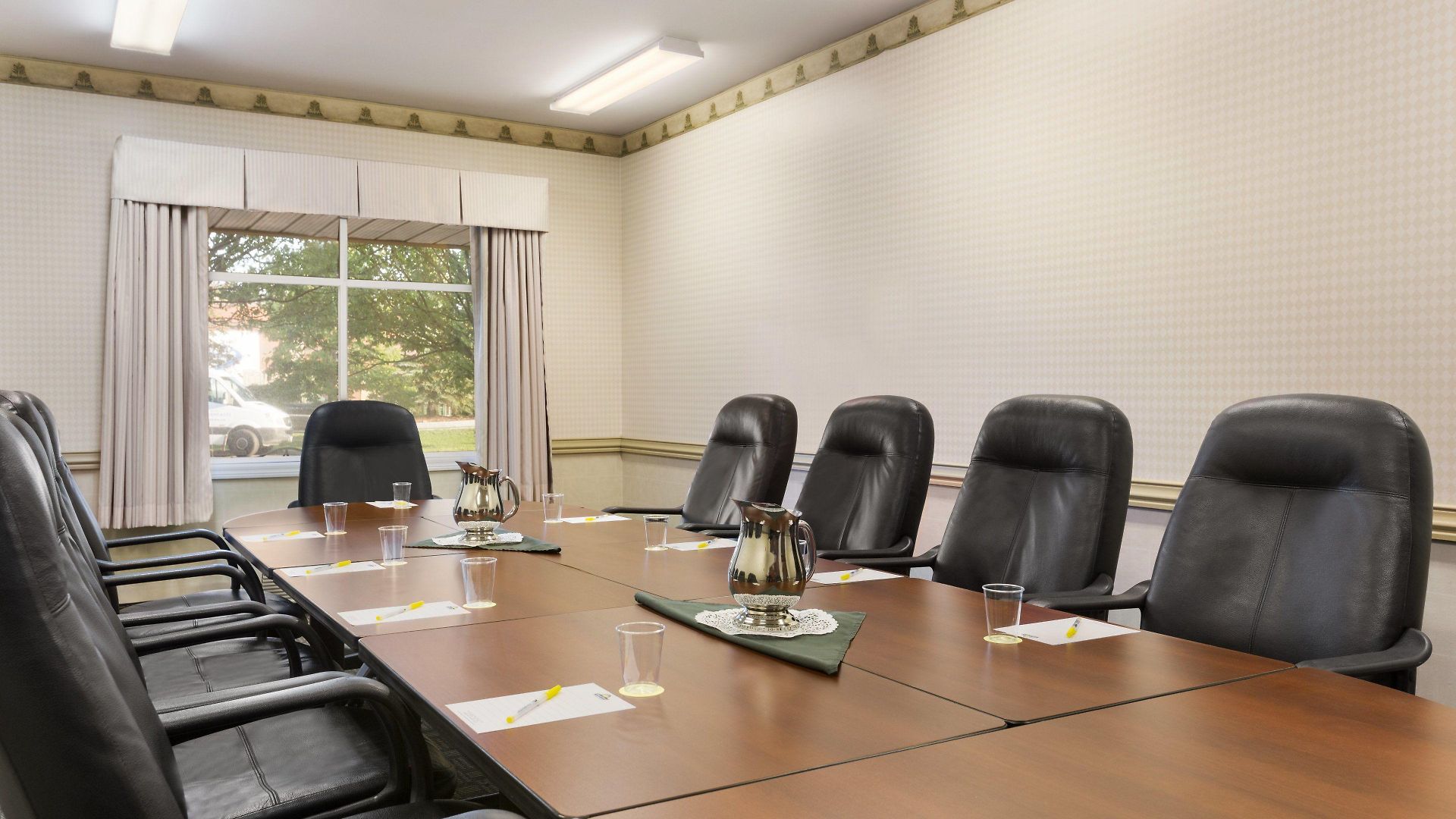 Days By Wyndham Airport Hotel Ottawa