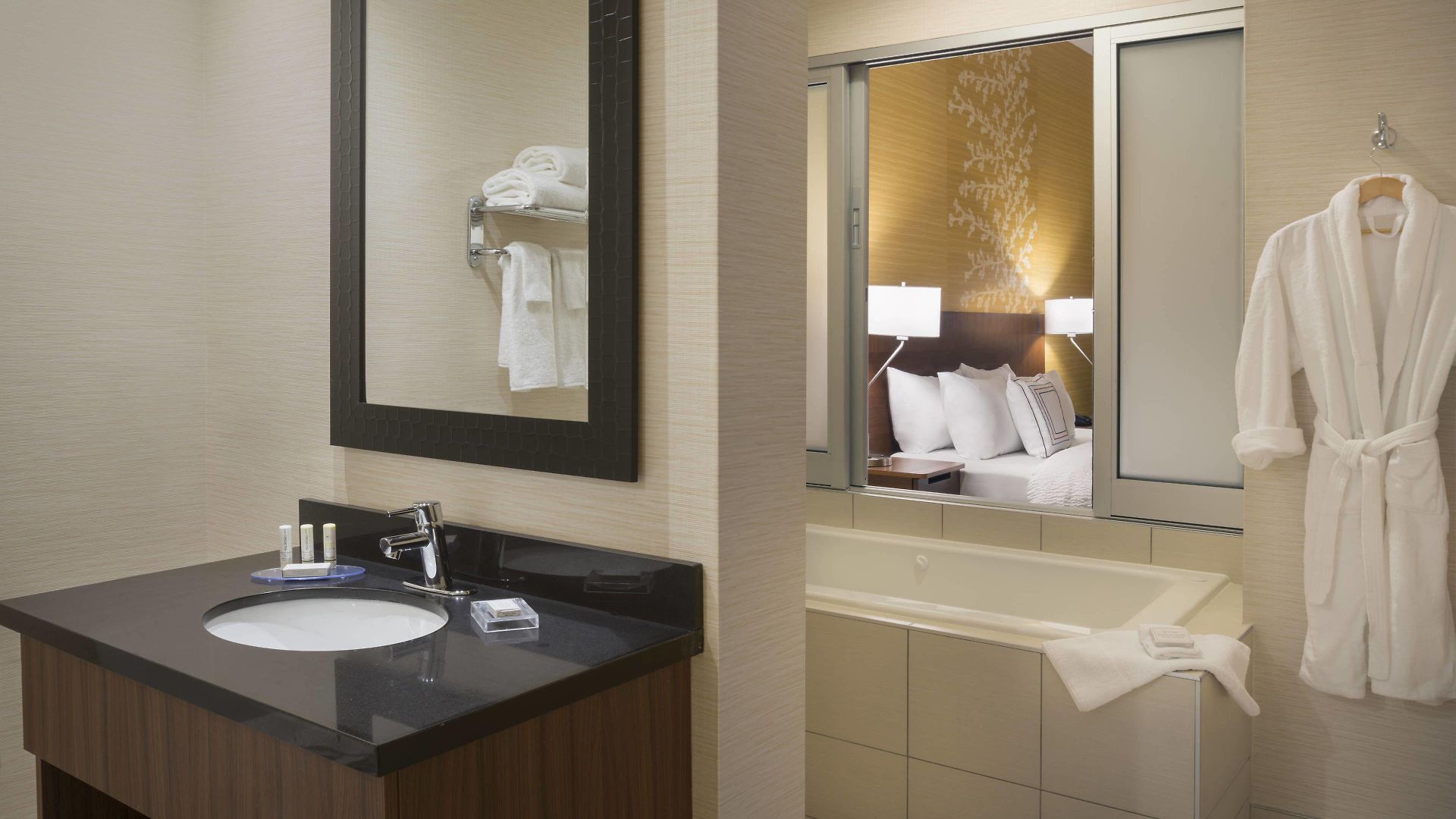 Fairfield & By Marriott Kanata Hotel