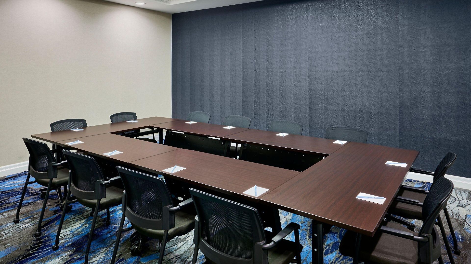 Hotel Fairfield & By Marriott Kanata