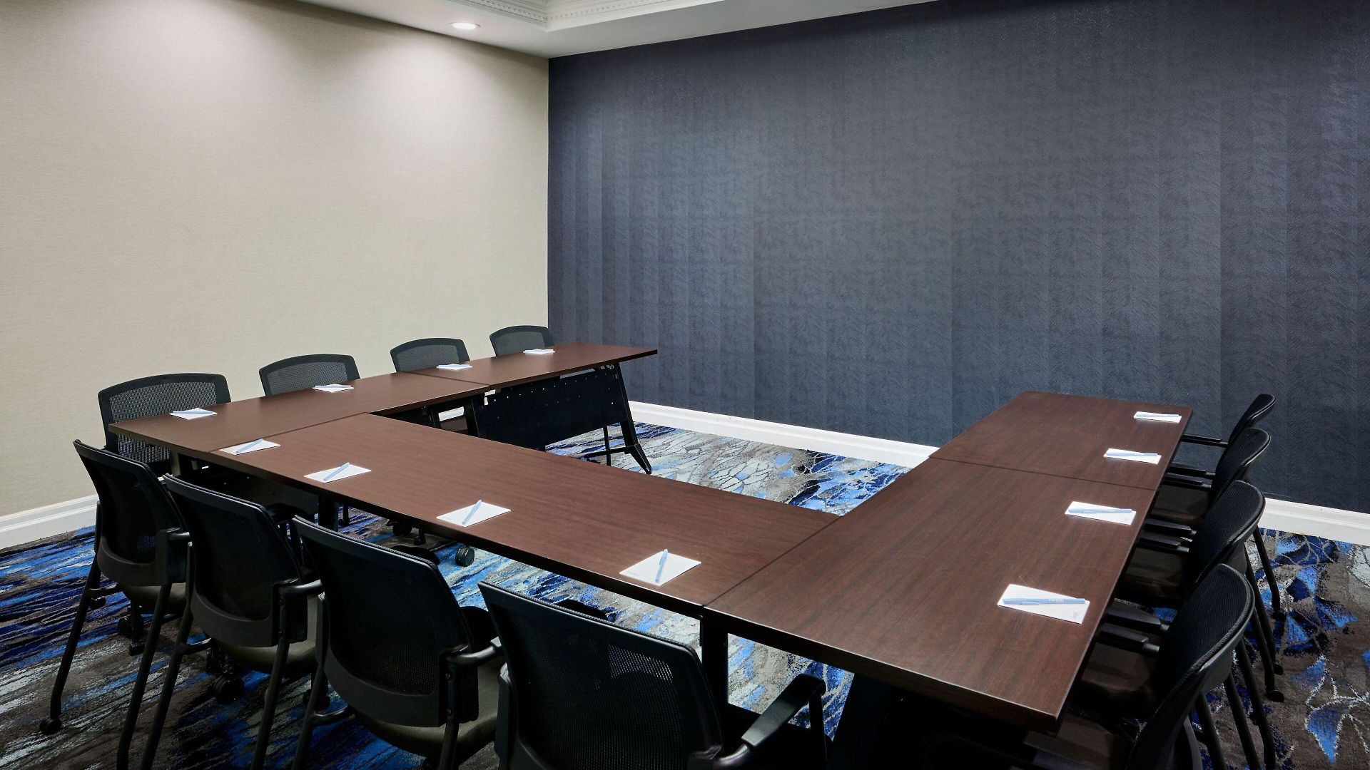 Fairfield & By Marriott Kanata 3*