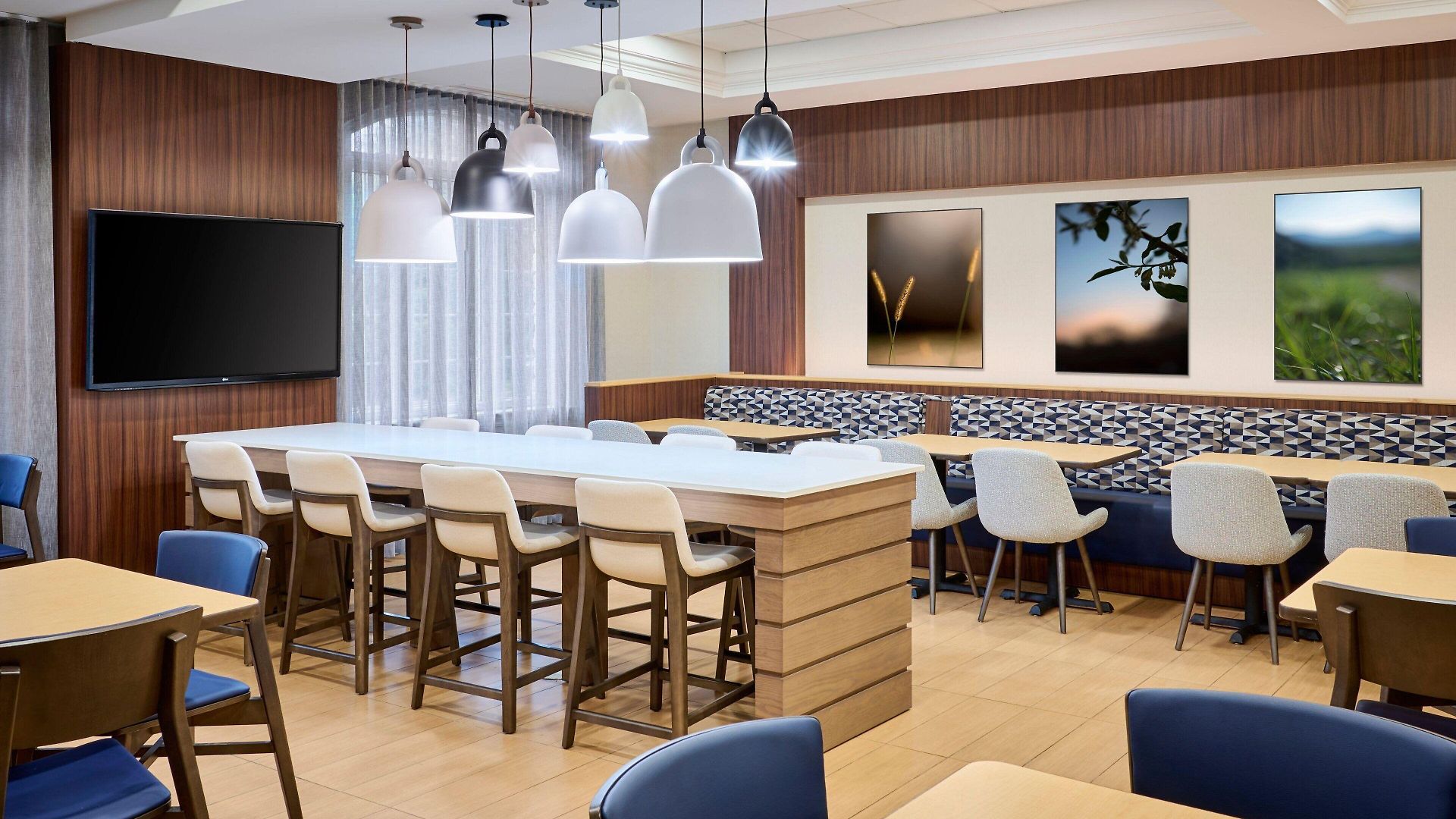 Hotel Fairfield & By Marriott Kanata 3*