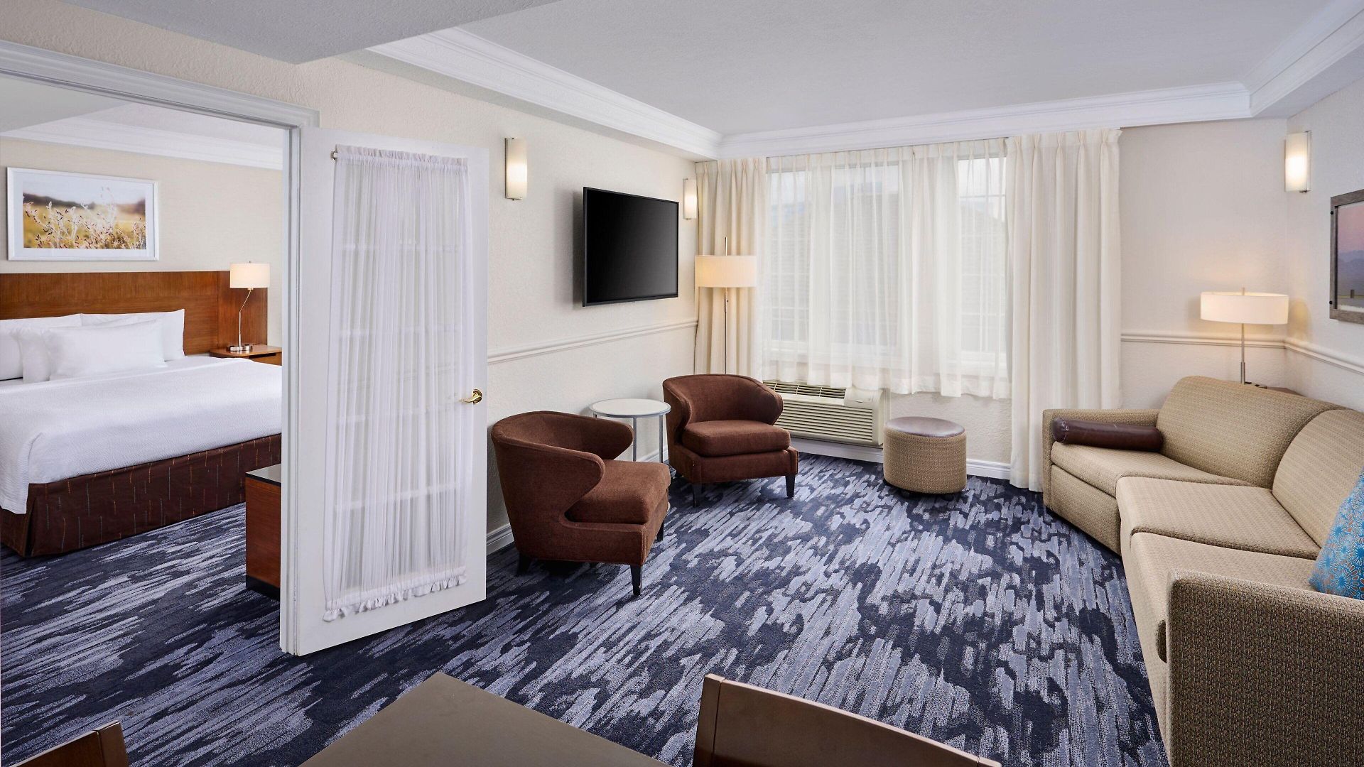 Fairfield & By Marriott Kanata Hotel 3*