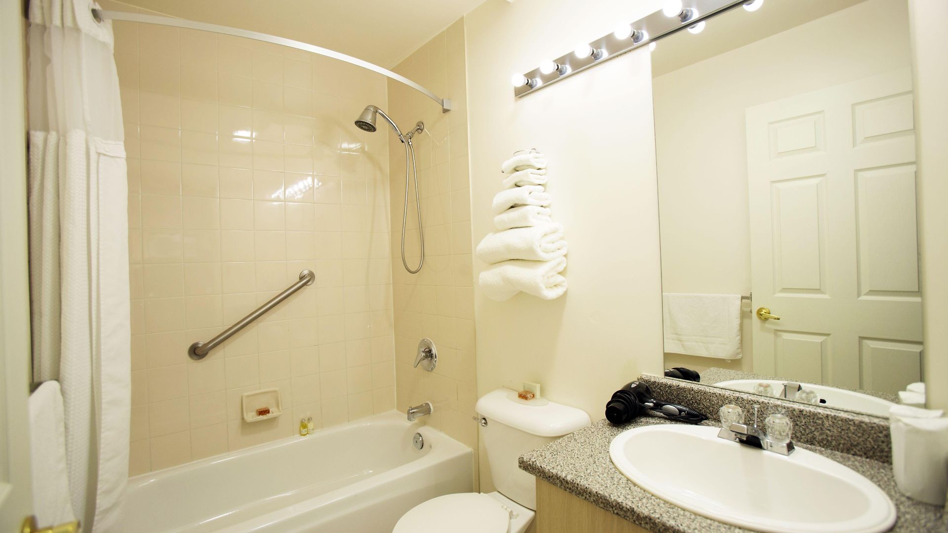 The Business Aparthotel Ottawa