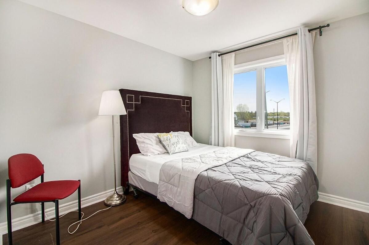 Beautifully Furnished 3-bedroom Apartment *