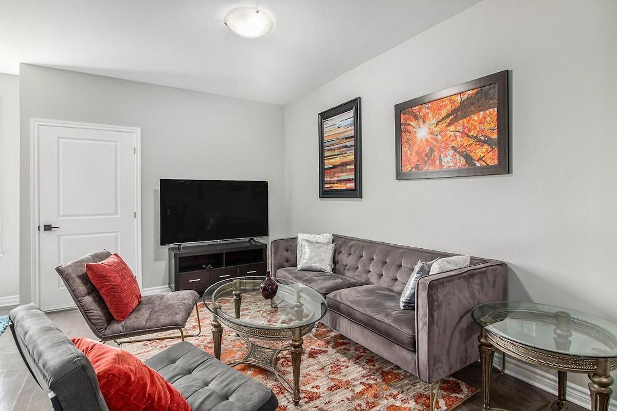 Apartment Beautifully Furnished 3-bedroom Ottawa