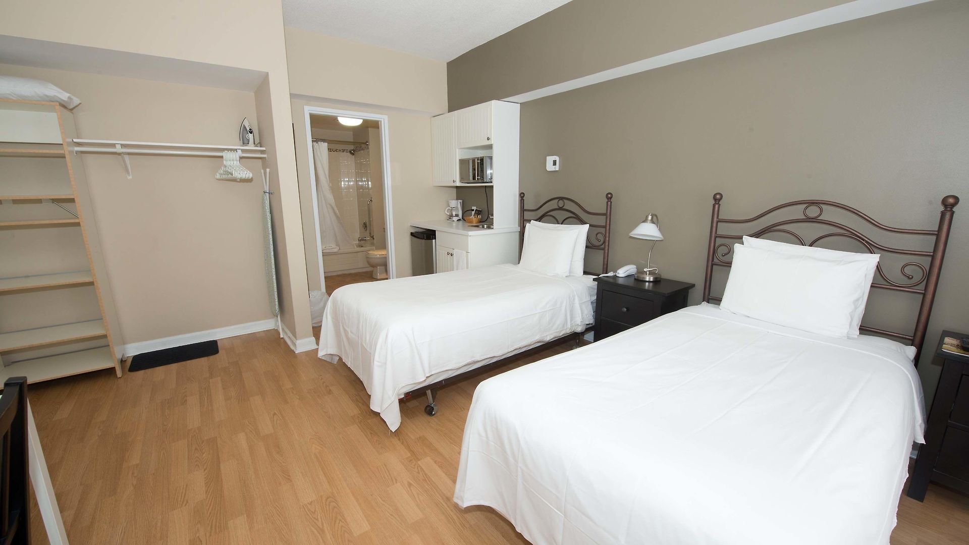 Hotel Byward Blue