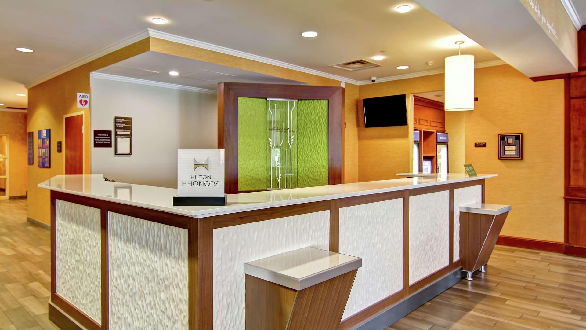 Hilton Garden Airport Hotel 3*