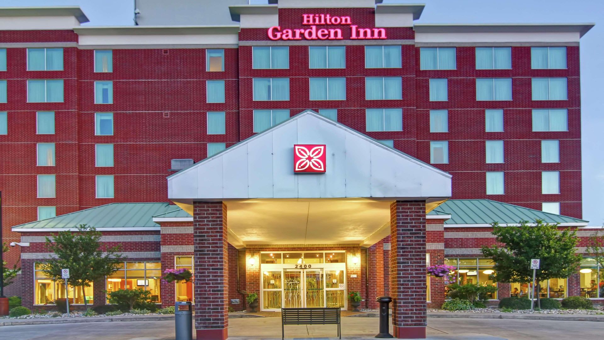 Hotel Hilton Garden Airport