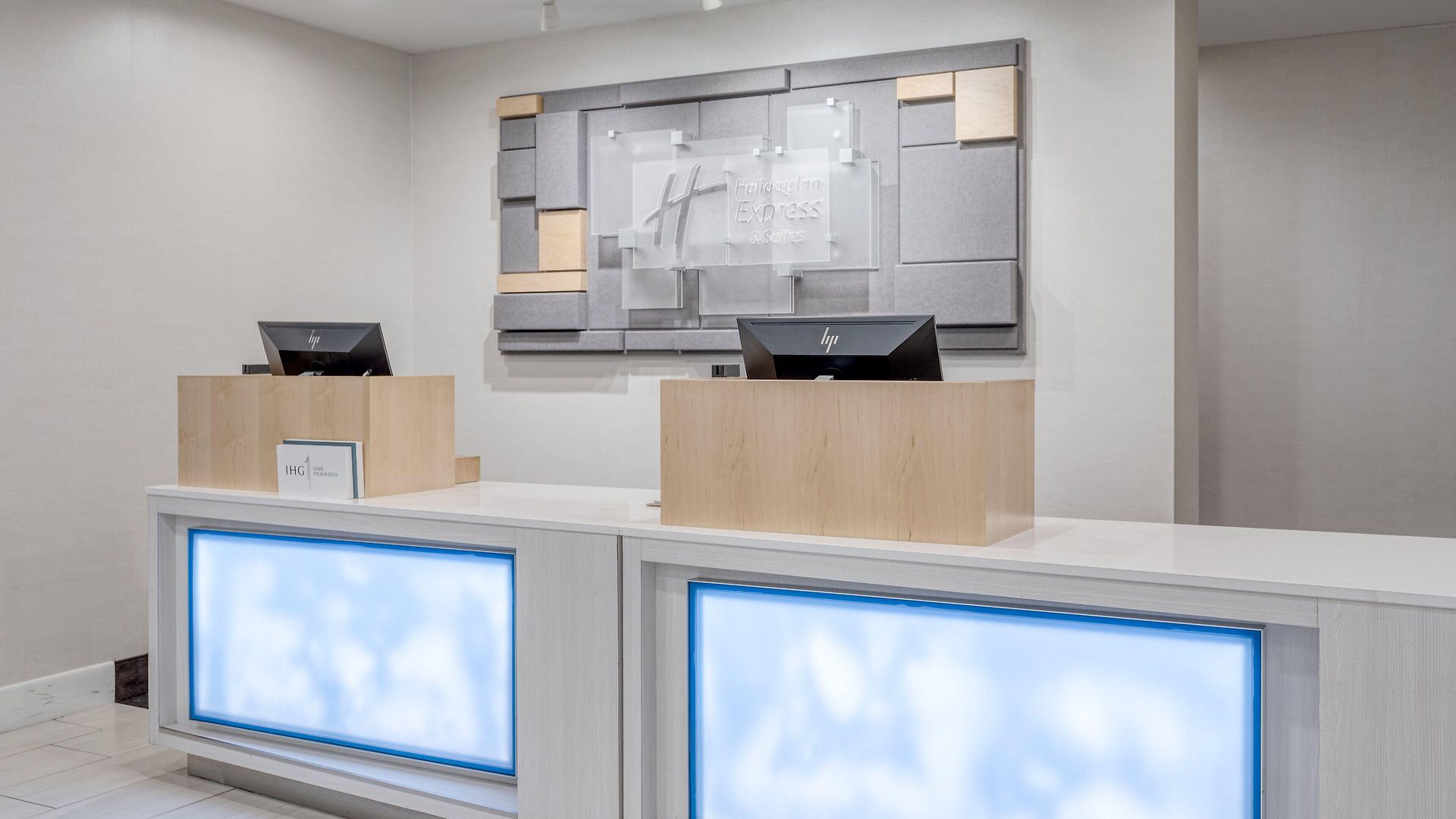 Express & Airport By Ihg 3*