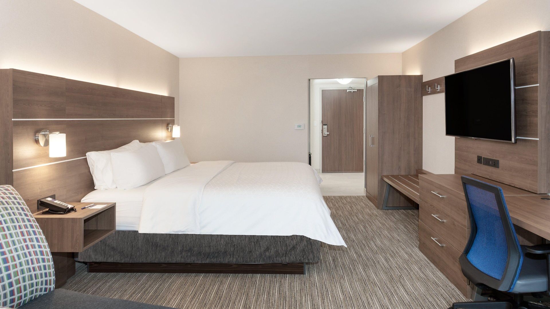 Express & Airport By Ihg Hotel