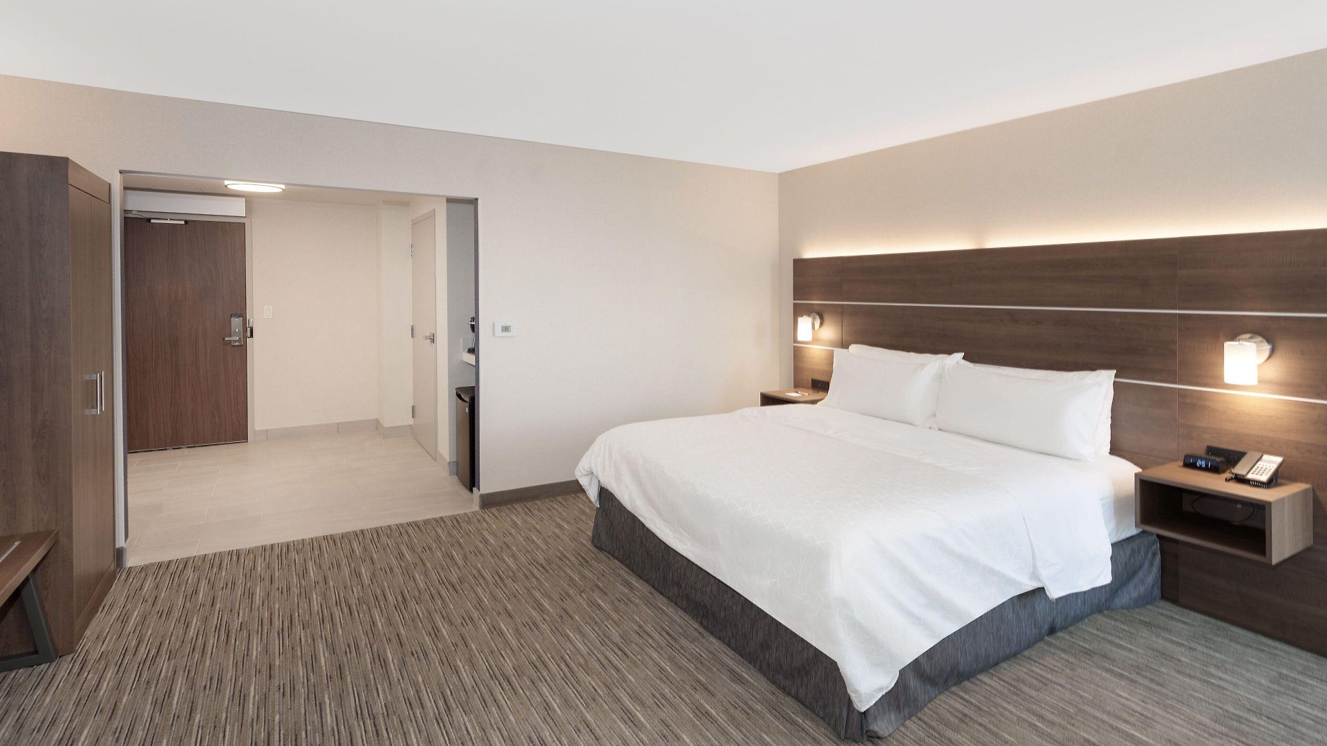 Express & Airport By Ihg Ottawa