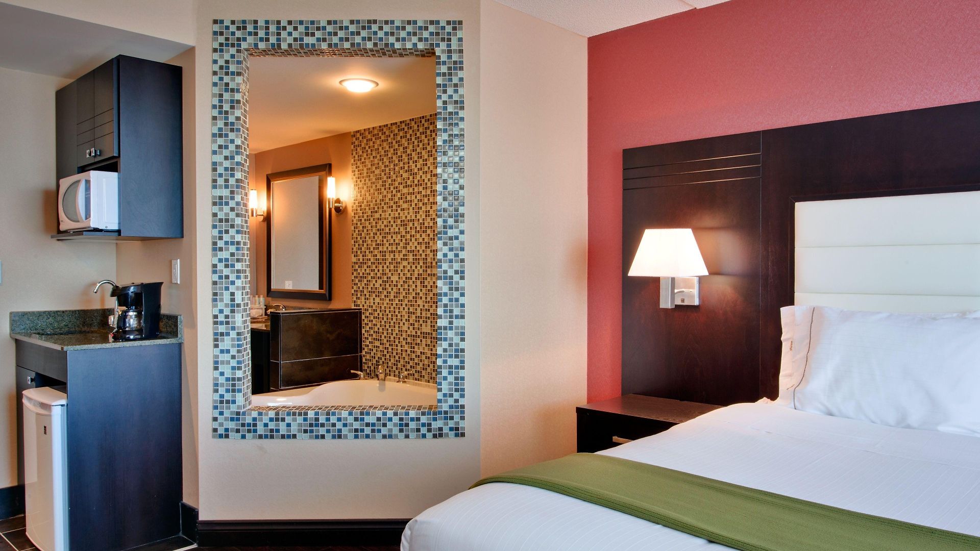 Express & West - Nepean By Ihg Hotel 2*