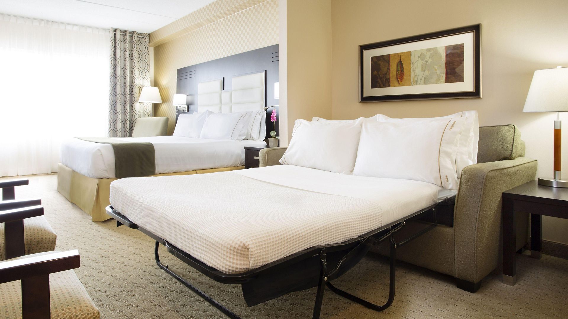 Express & West - Nepean By Ihg Hotel