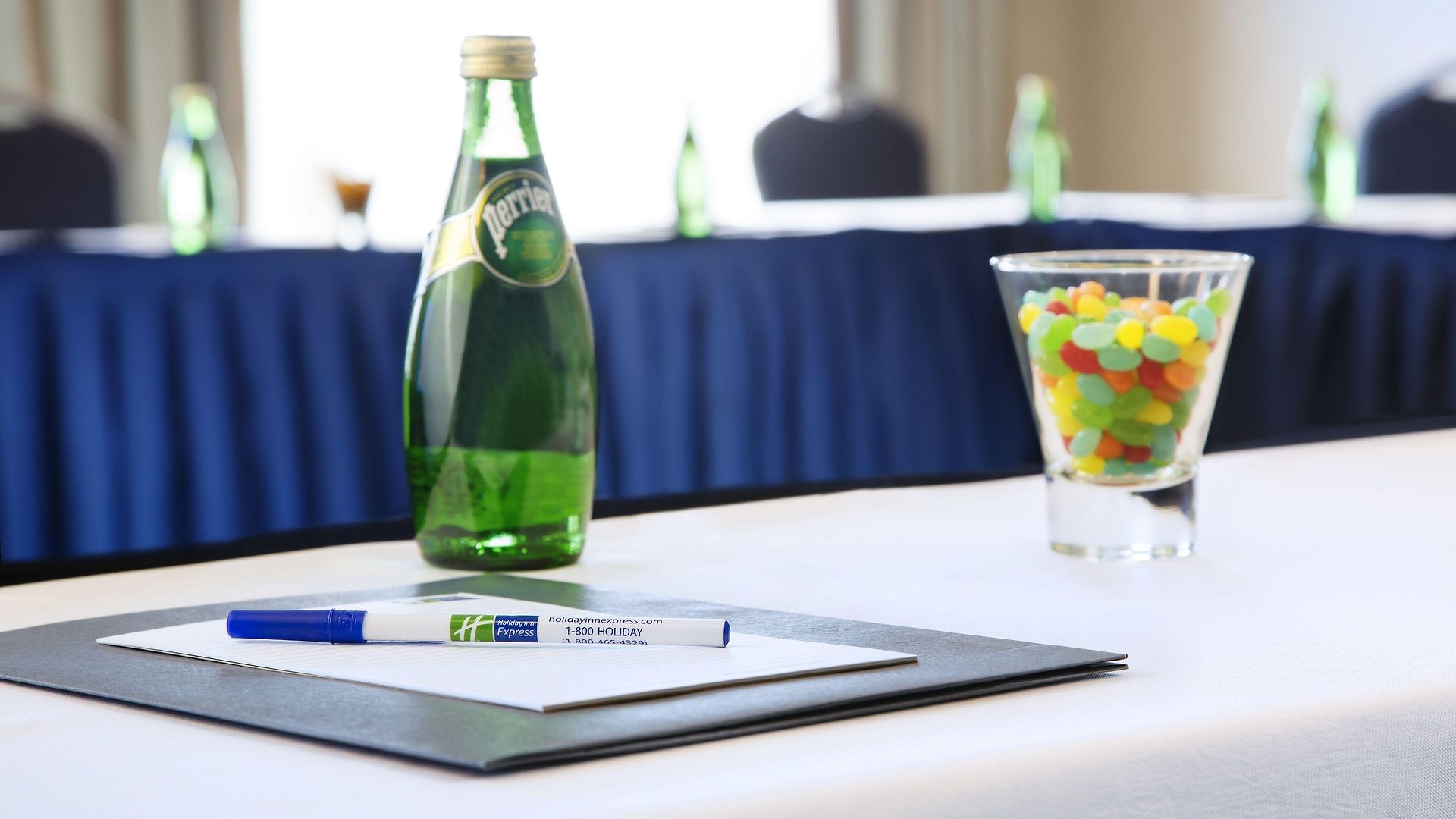 Hotel Express & West - Nepean By Ihg