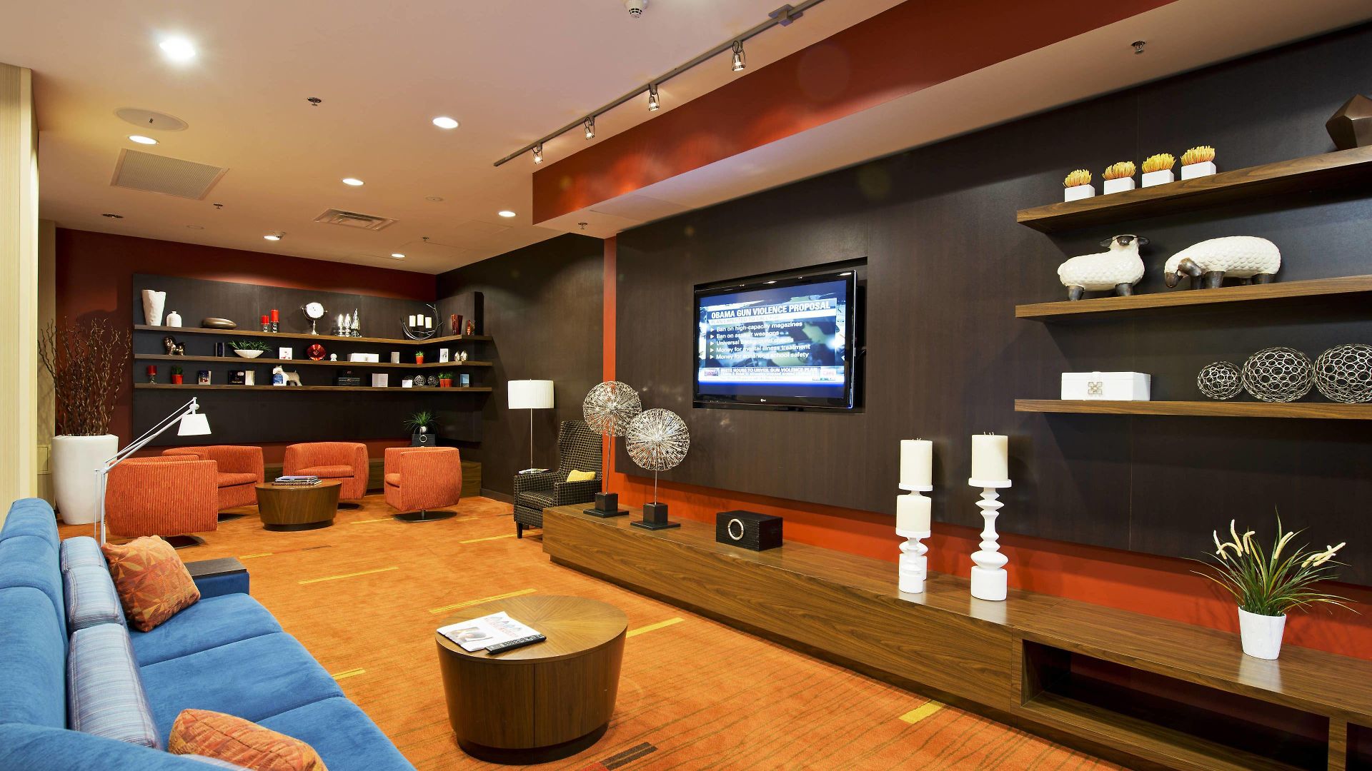 Courtyard By Marriott East Hotel