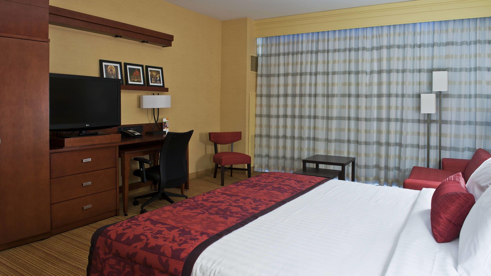 Courtyard By Marriott East Hotel Ottawa