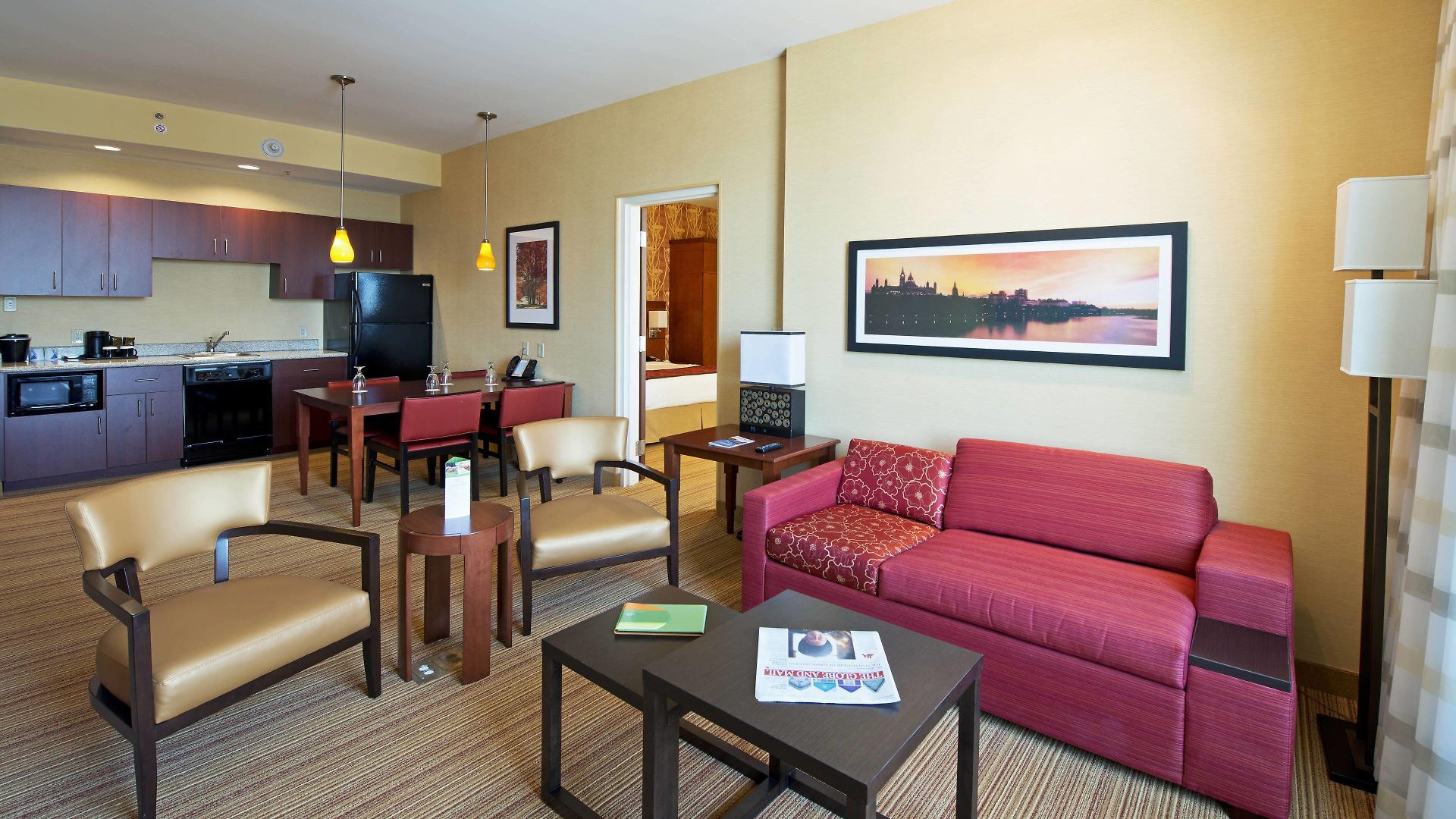 Courtyard By Marriott East Hotel Ottawa