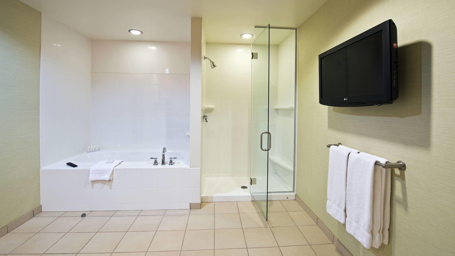 Courtyard By Marriott East