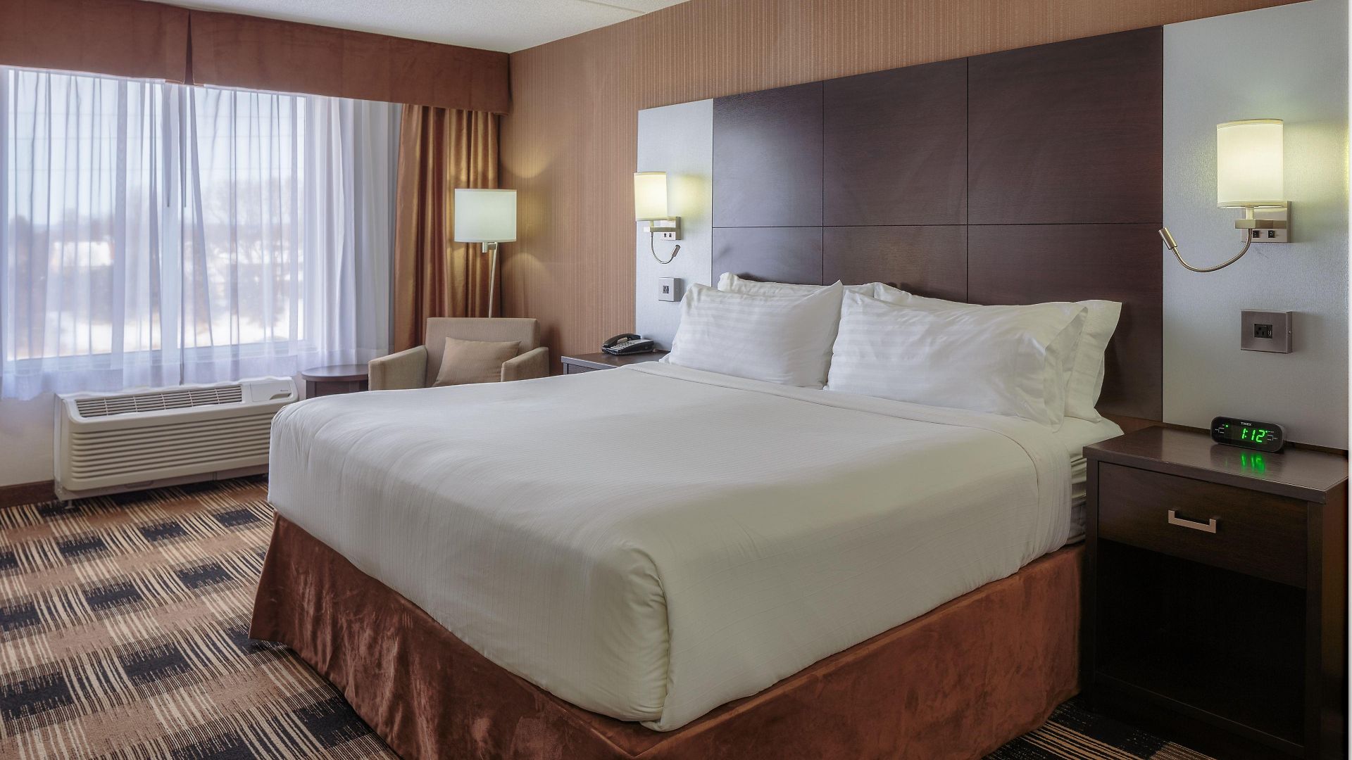 Express & East-orleans By Ihg Hotel