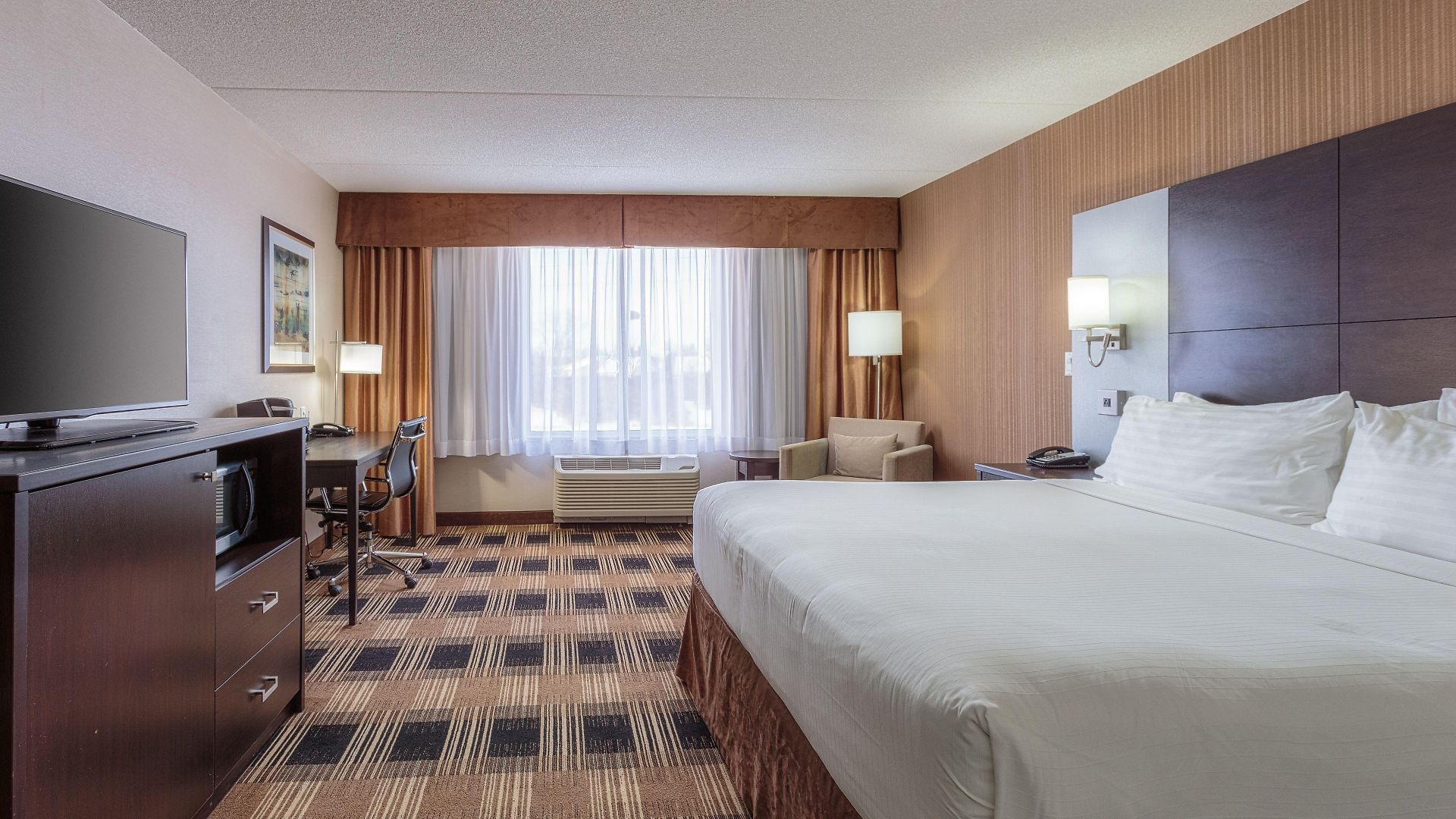 Express & East-orleans By Ihg Hotel 2*